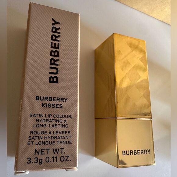 BURBERRY Kisses 93 Russet:
Timeless Elegance
(3.3 g / NET WT. 0.11 OZ) - Picture 14 of 17